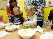 Odpolední zdravá svačinka s rodiči